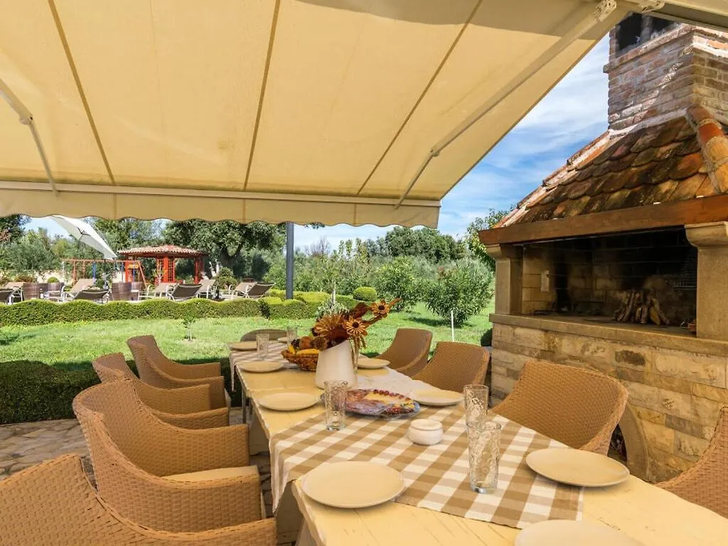 Villa Divina Comfortable Holiday Residence Sisan 0*,  Croatia