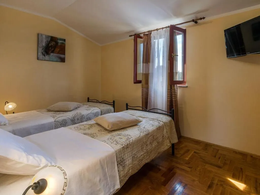 Villa Divina Comfortable Holiday Residence Sisan Croatia