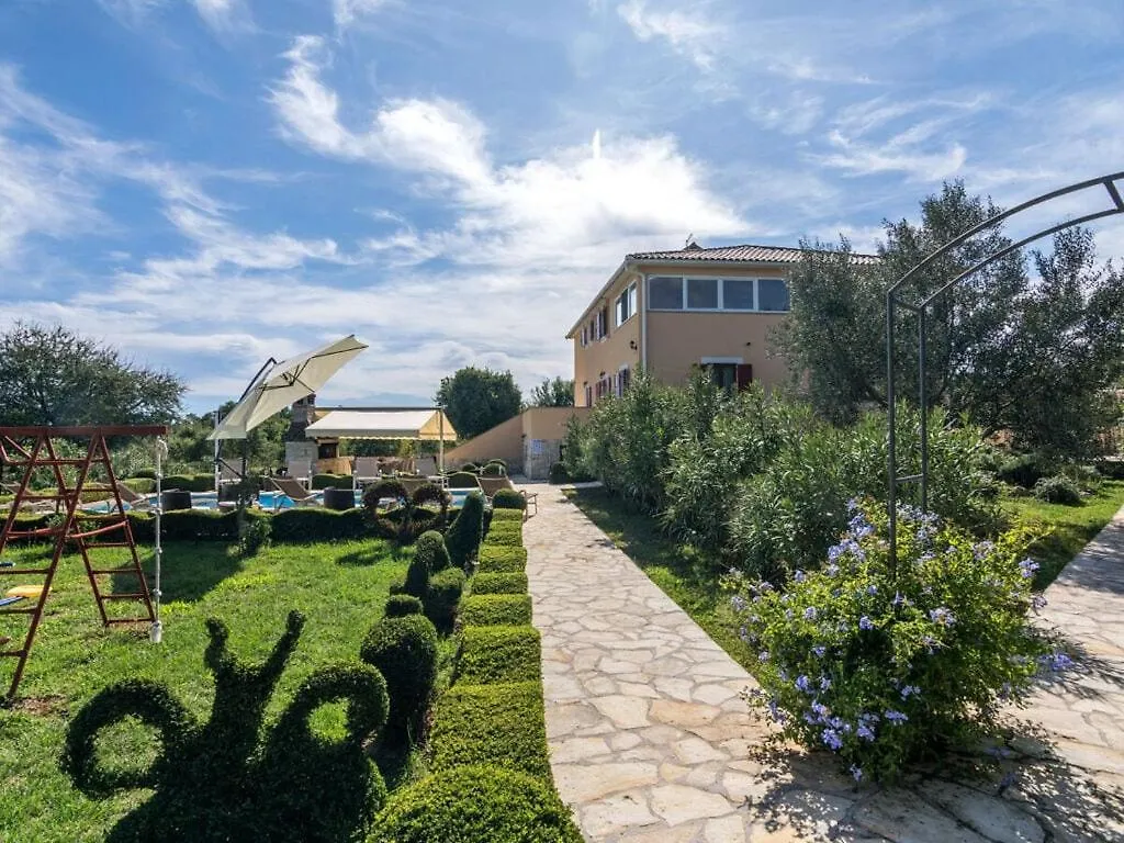 Villa Divina Comfortable Holiday Residence Sisan